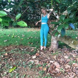 Girlfriend collective set in vine